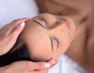 La gamme de produits cosmétiques Biovive est courte, mais sensorielle et efficace. Elle prend soin de tous les types de peau. Toutes leurs formules sont bio, origine France et entièrement phytoactives.