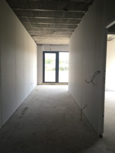 les travaux de l'institut de bien-être ty détente avance pour le mieux, vous pourrez prochainement venir vous y détendre pour des moments de pur relaxation, grâce aux soins, aux gommages, aux massages, aux rituels de soins et aux épilations qui vous y seront proposés.